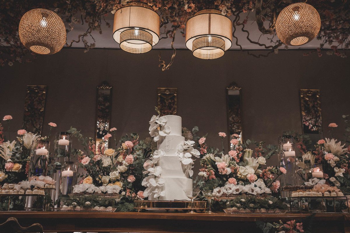 Decoração de casamento elegante no Royal Gourmet Fortaleza.