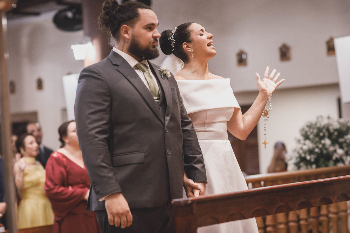 Cerimônia religiosa de casamento clássico no Mosteiro de São Bento.