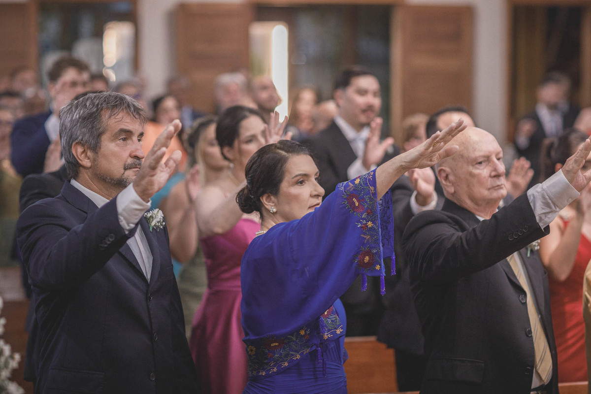 Cerimônia religiosa de casamento clássico no Mosteiro de São Bento.