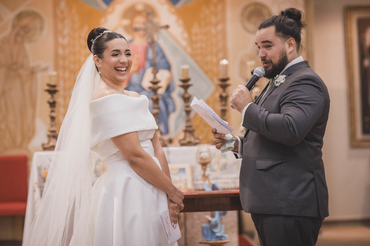 Cerimônia religiosa de casamento clássico no Mosteiro de São Bento.