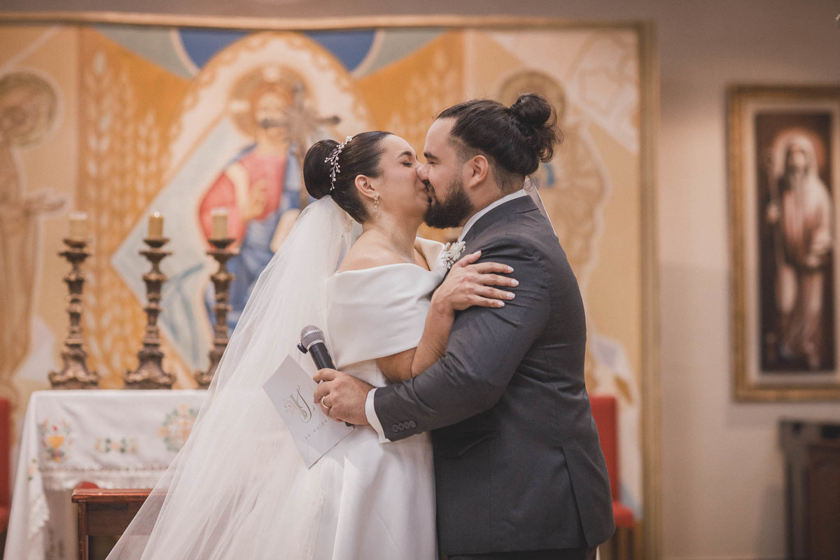 Cerimônia religiosa de casamento clássico no Mosteiro de São Bento.