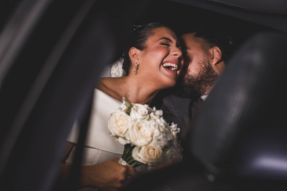 Noiva Layla e Noivo João: Retrato de casamento clássico no Ceará.