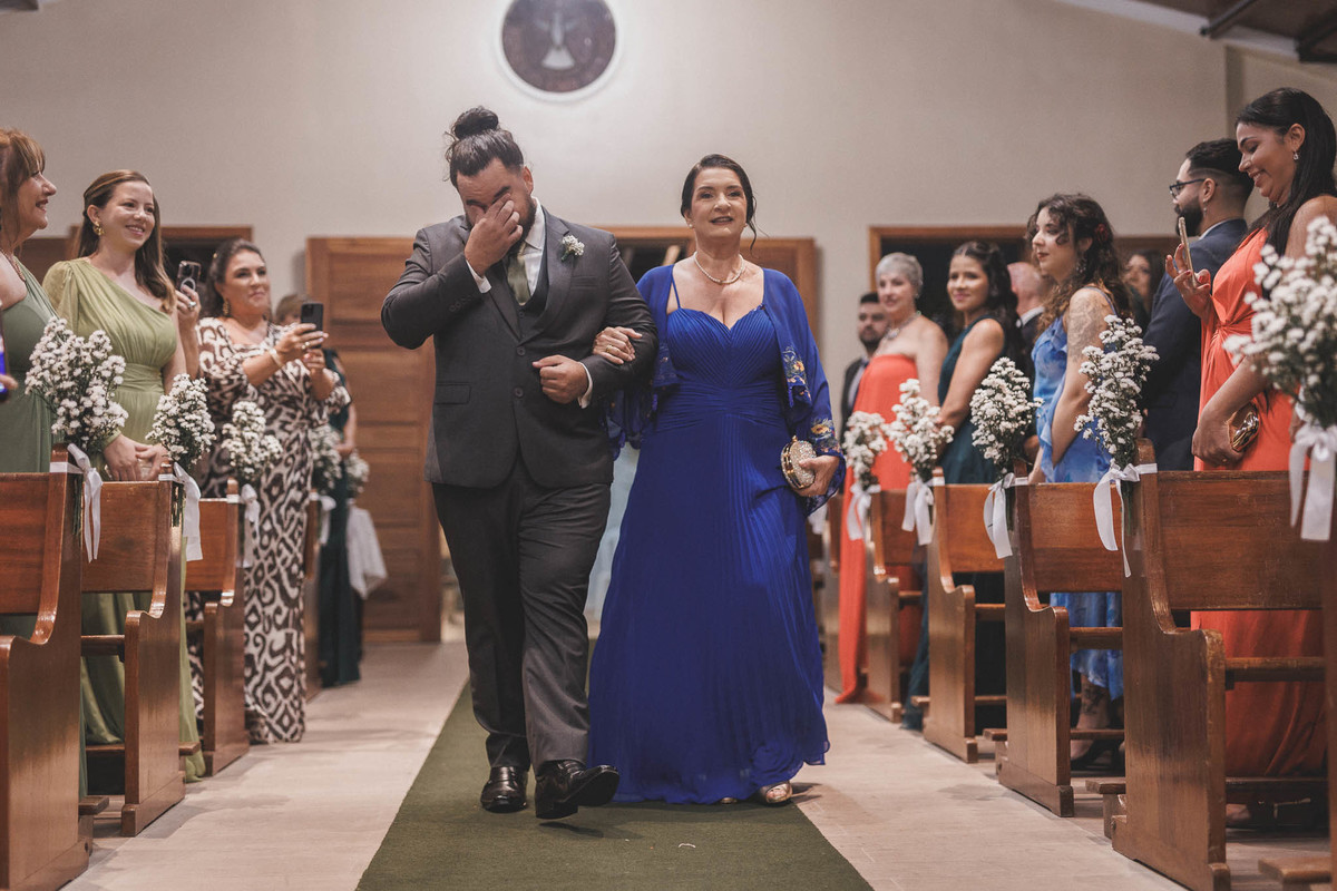 Cerimônia religiosa de casamento clássico no Mosteiro de São Bento.