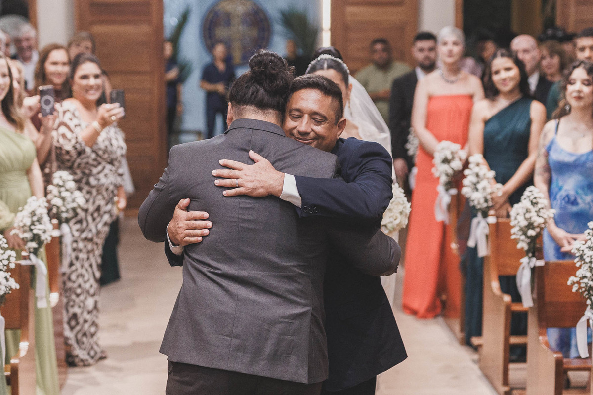 Cerimônia religiosa de casamento clássico no Mosteiro de São Bento.