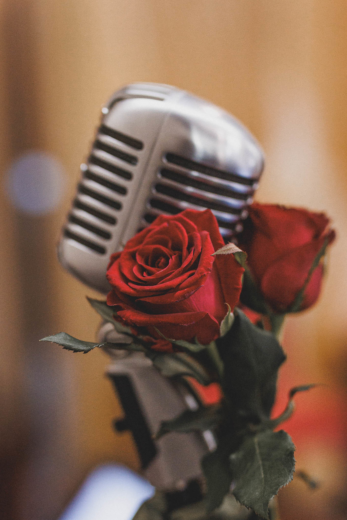 Cerimônia religiosa de casamento clássico no Mosteiro de São Bento.
