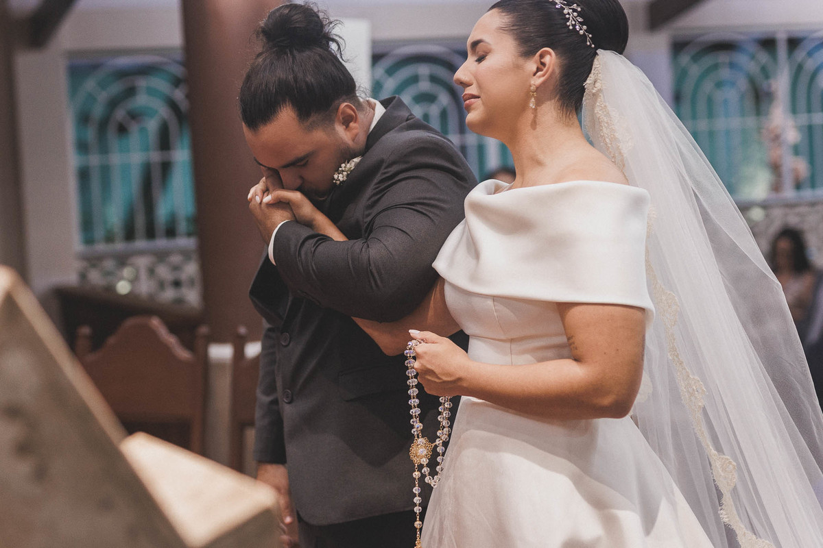 Cerimônia religiosa de casamento clássico no Mosteiro de São Bento.