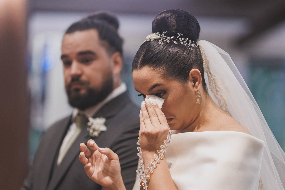 Cerimônia religiosa de casamento clássico no Mosteiro de São Bento.