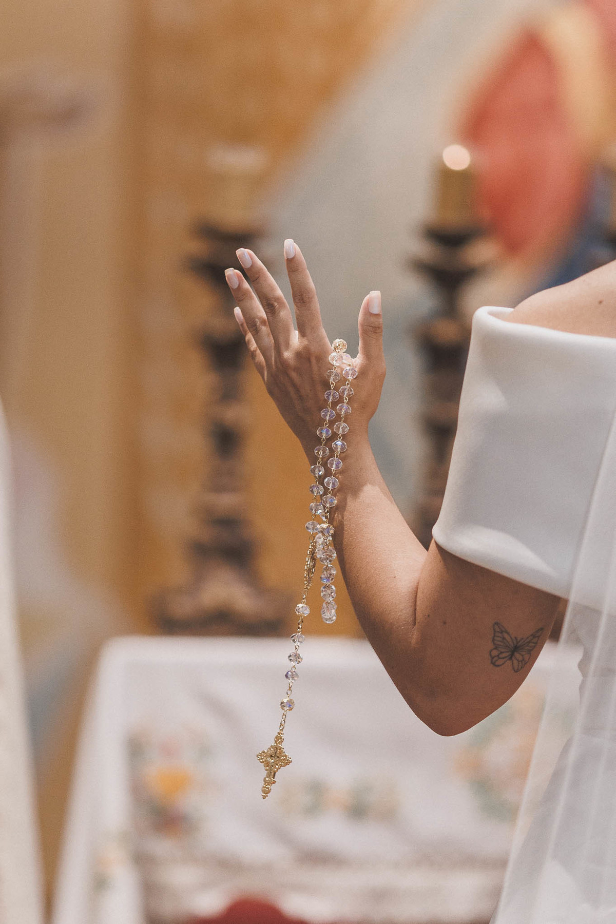 Cerimônia religiosa de casamento clássico no Mosteiro de São Bento.