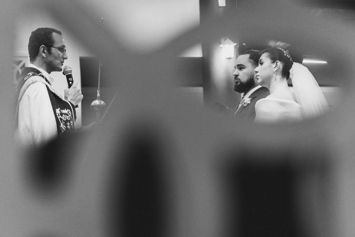 Cerimônia religiosa de casamento clássico no Mosteiro de São Bento.