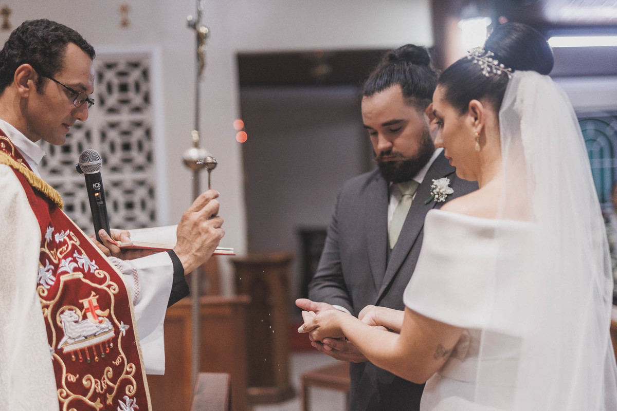 Cerimônia religiosa de casamento clássico no Mosteiro de São Bento.