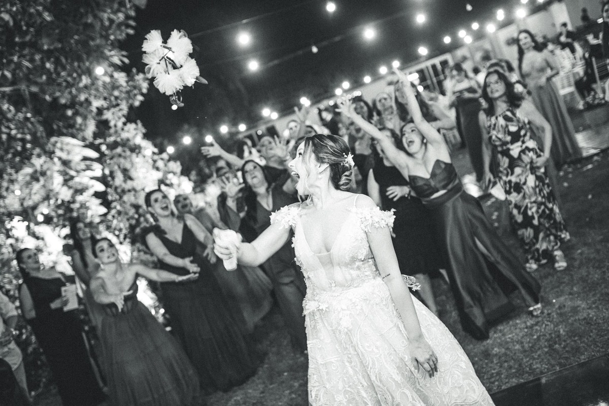 Festa de casamento na Casa Maraponga – Registros espontâneos e divertidos.