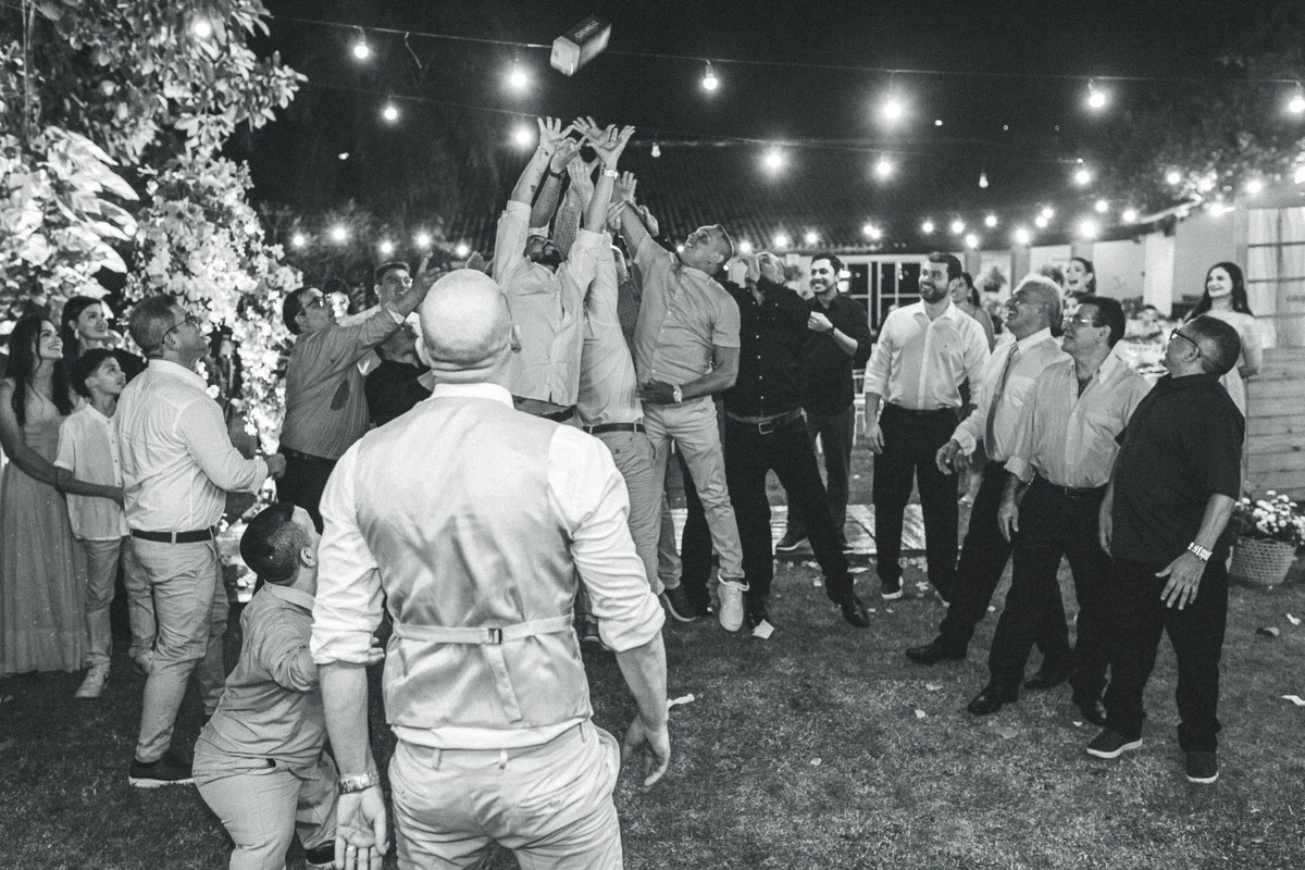 Festa de casamento na Casa Maraponga – Registros espontâneos e divertidos.