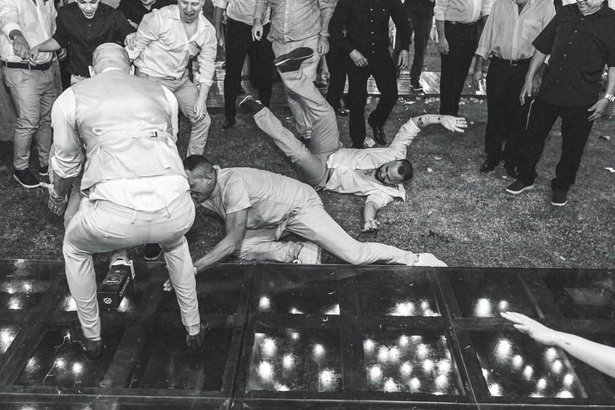 Festa de casamento na Casa Maraponga – Registros espontâneos e divertidos.