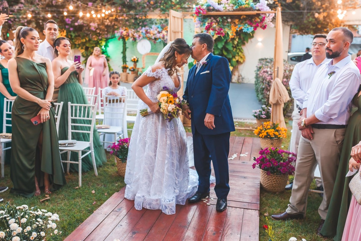 Cerimônia de casamento ao ar livre na Casa Maraponga às 16h