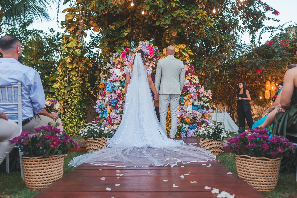 Cerimônia de casamento ao ar livre na Casa Maraponga às 16h