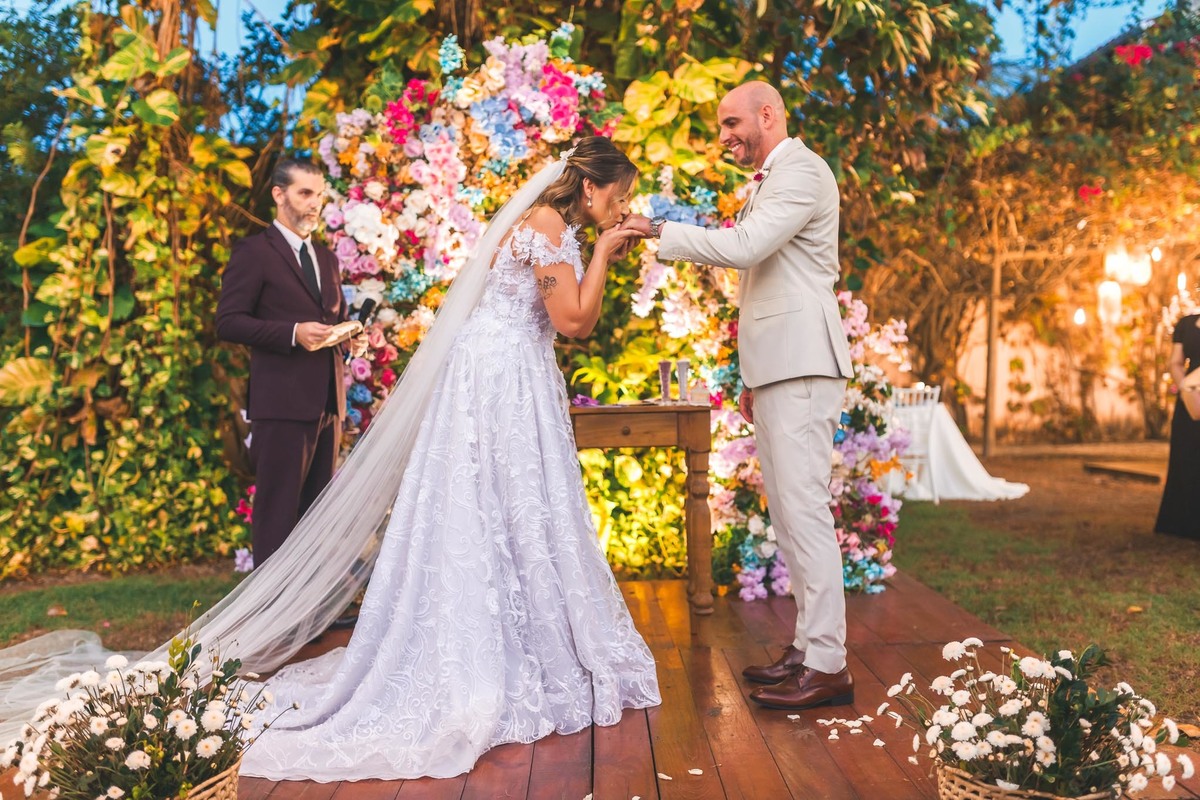 Cerimônia de casamento ao ar livre na Casa Maraponga às 16h