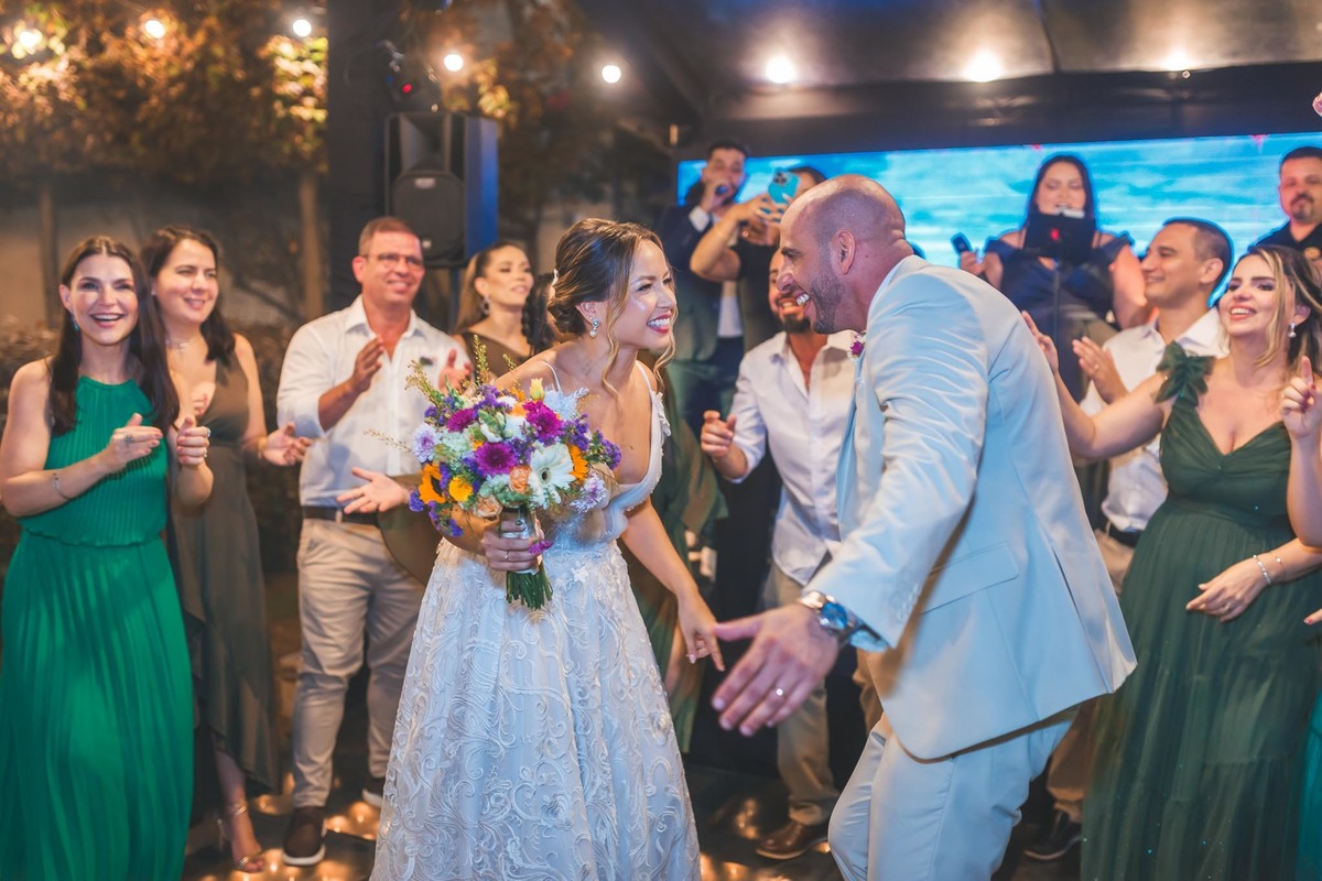 Festa de casamento na Casa Maraponga – Registros espontâneos e divertidos.