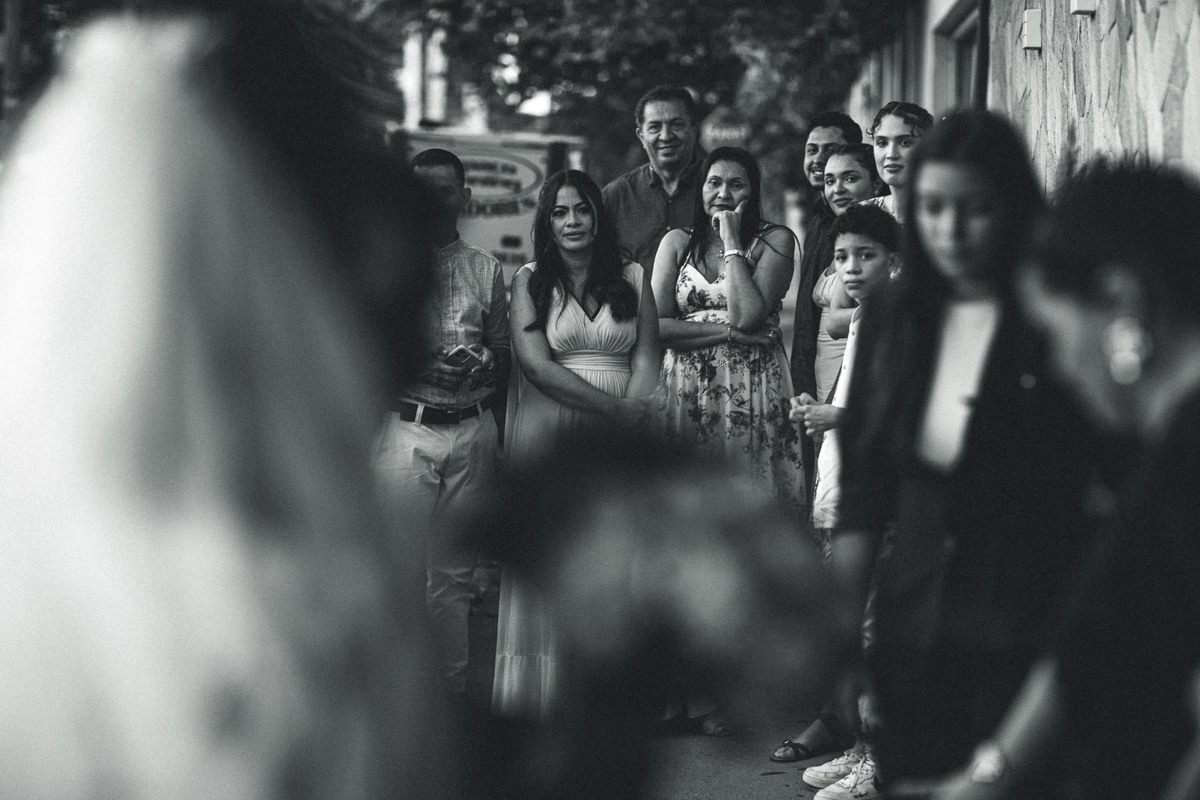 foto da noiva no carro