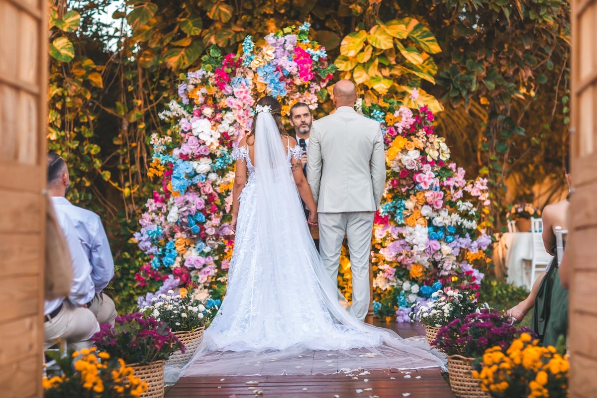 Cerimônia de casamento ao ar livre na Casa Maraponga às 16h