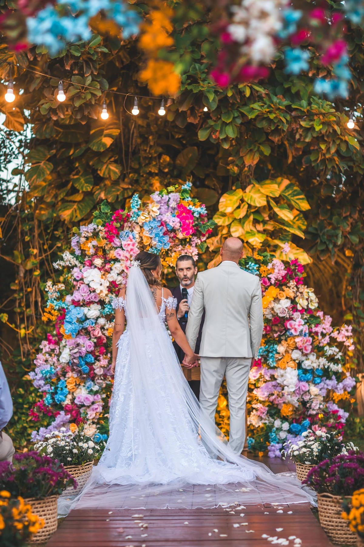 Cerimônia de casamento ao ar livre na Casa Maraponga às 16h