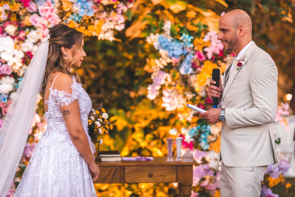 Cerimônia de casamento ao ar livre na Casa Maraponga às 16h