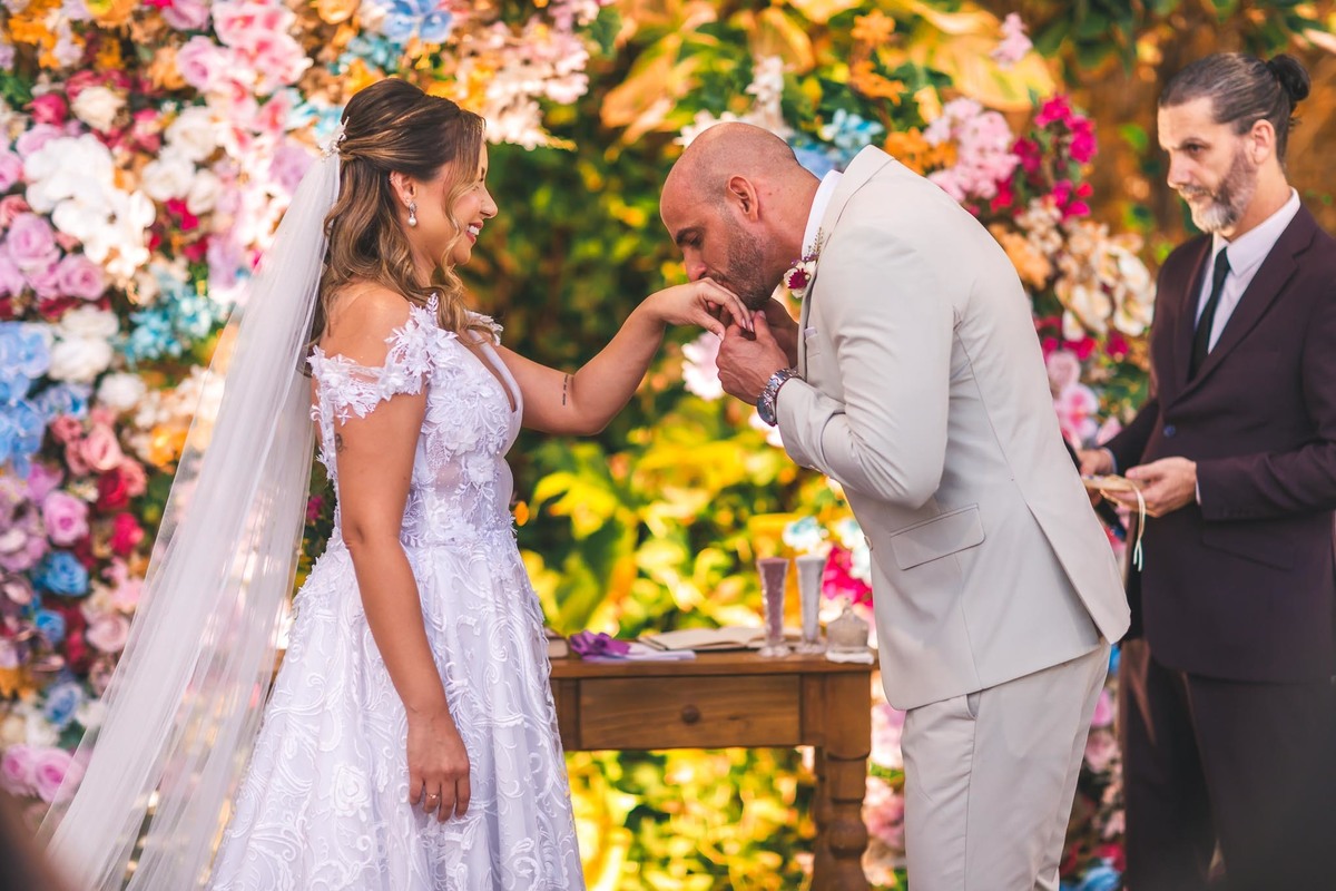 Cerimônia de casamento ao ar livre na Casa Maraponga às 16h