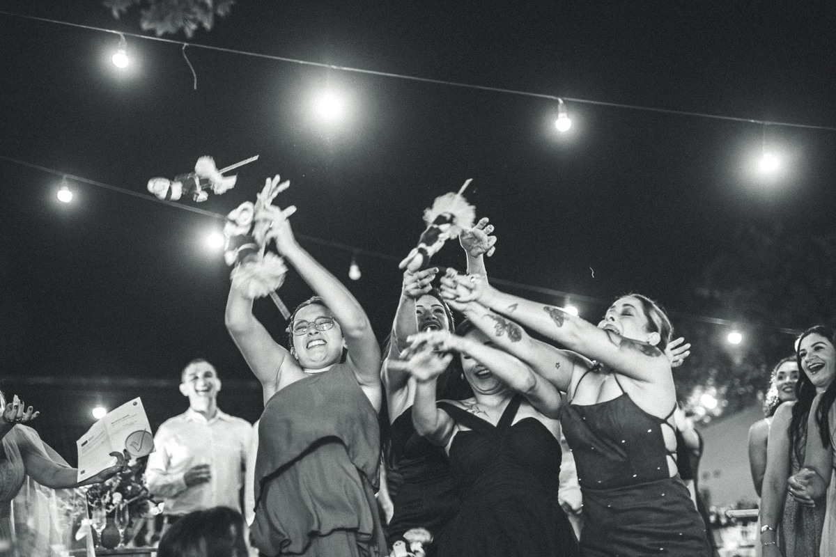 Festa de casamento na Casa Maraponga – Registros espontâneos e divertidos.