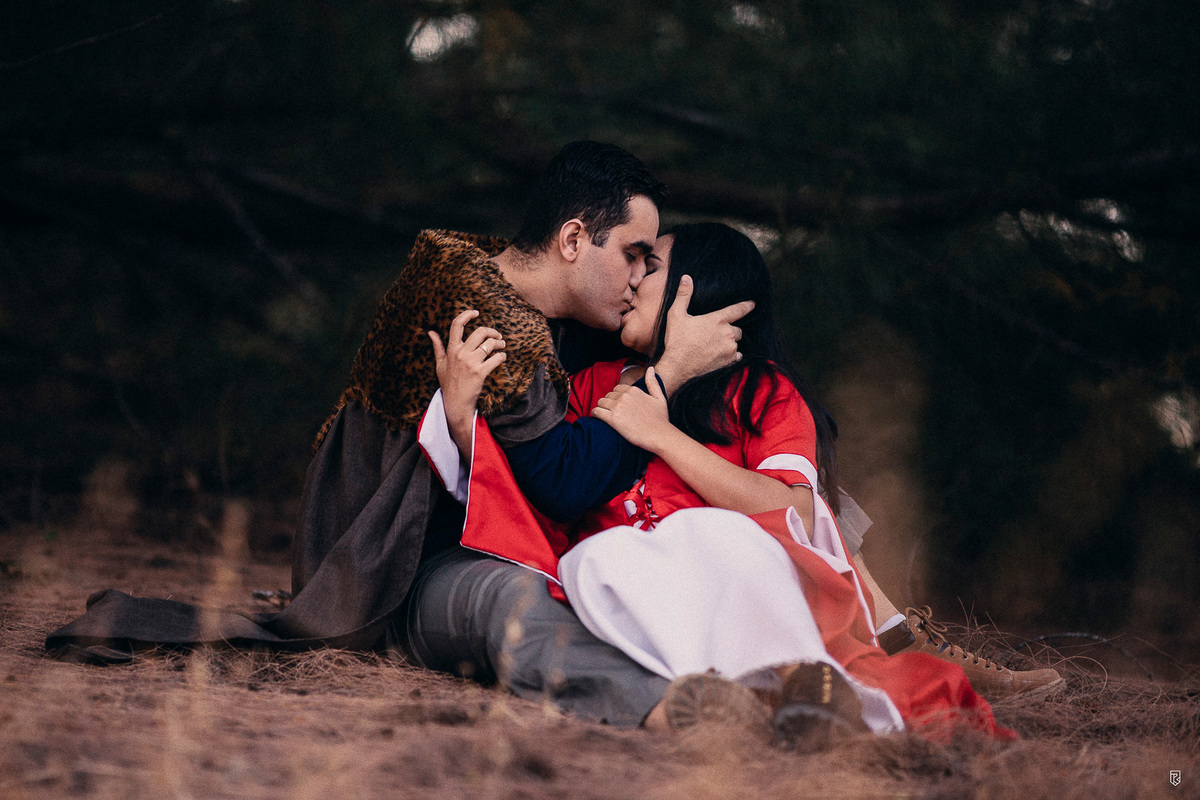 ensaio-pre-wedding-casal-vinking-game-of-trones-manga-guerreiro-medieval-book-casamento-criativo-diferente
