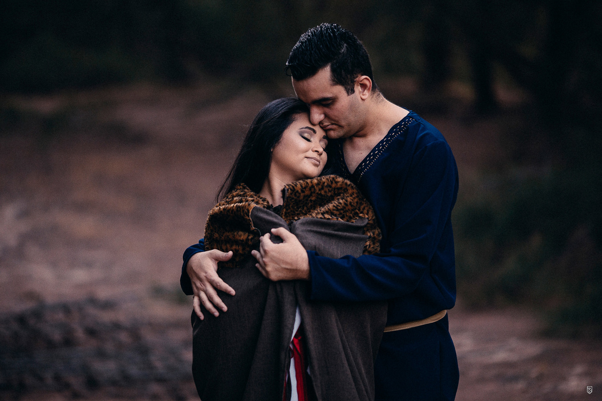 ensaio-pre-wedding-casal-vinking-game-of-trones-manga-guerreiro-medieval-book-casamento-criativo-diferente