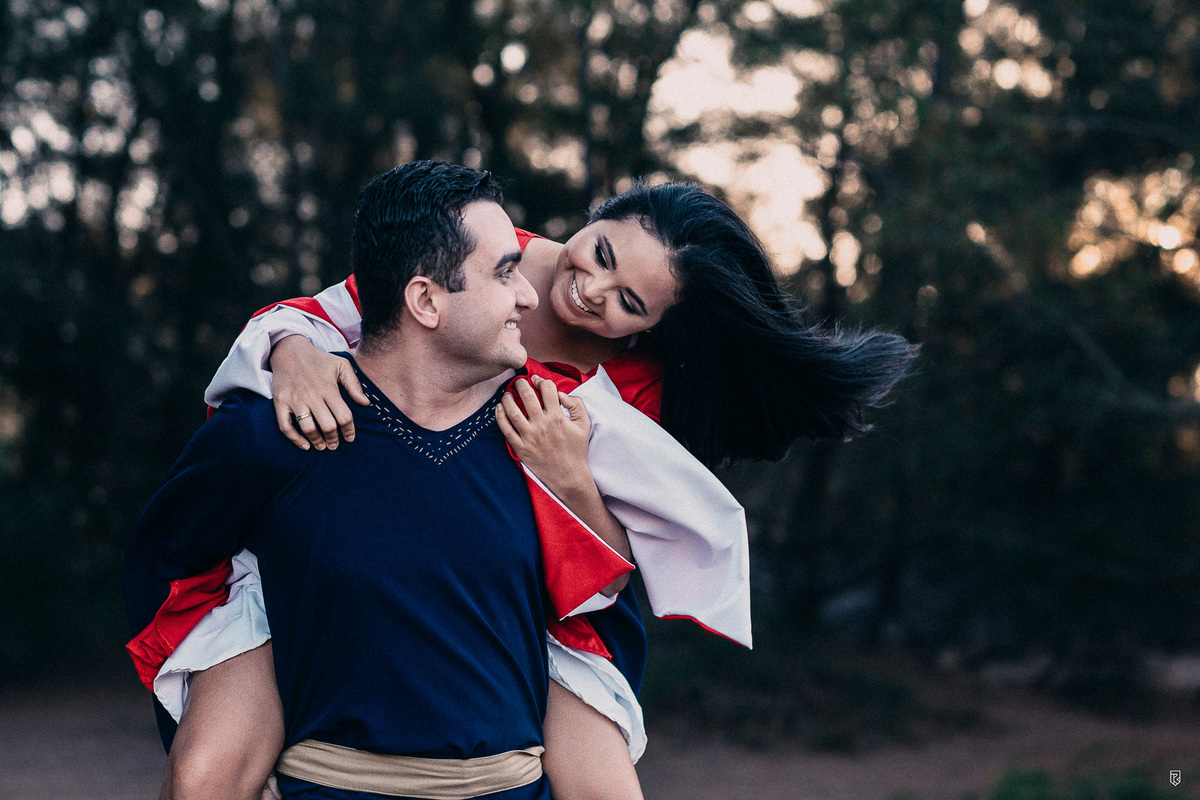 ensaio-pre-wedding-casal-vinking-game-of-trones-manga-guerreiro-medieval-book-casamento-criativo-diferente