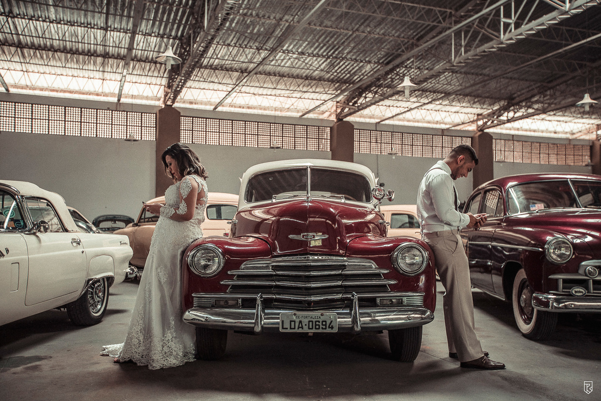 ensaio-retrô-vintage-casal-museu-automovel-fortaleza-ce-ricardo-lima-fotografo-casamento
