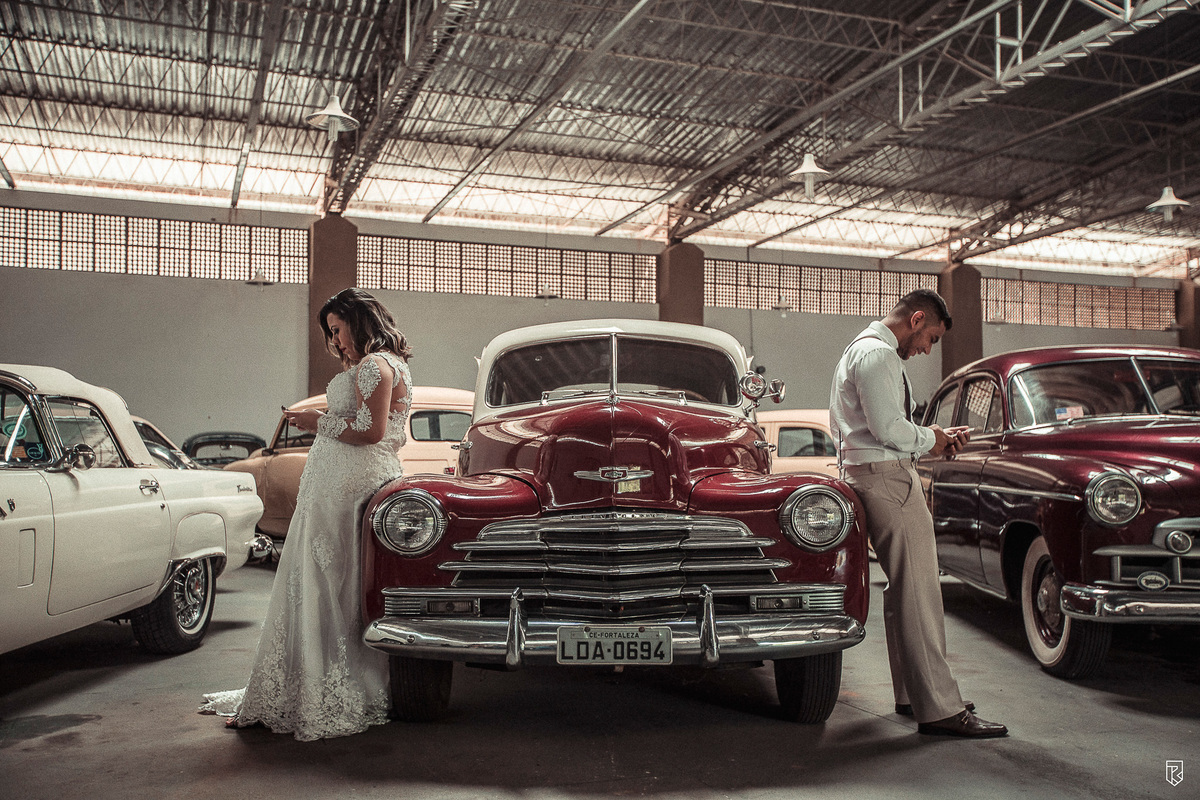 ensaio-retrô-vintage-casal-museu-automovel-fortaleza-ce-ricardo-lima-fotografo-casamento