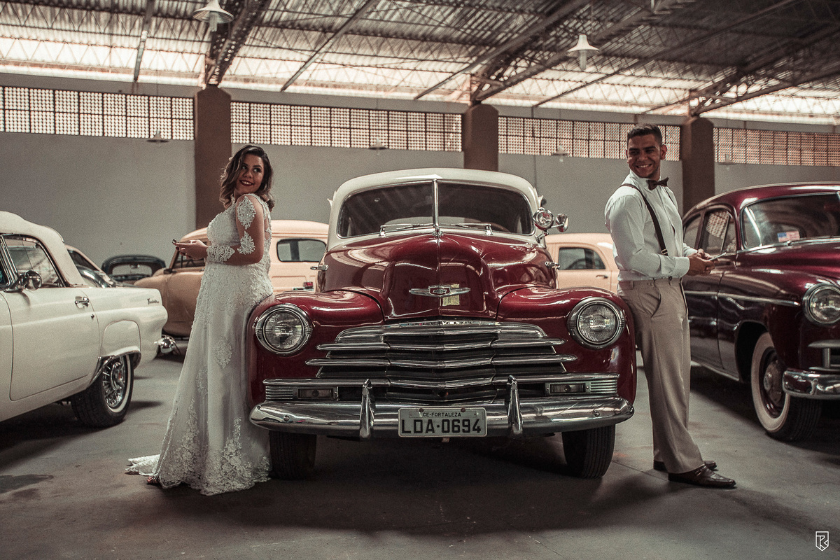 ensaio-retrô-vintage-casal-museu-automovel-fortaleza-ce-ricardo-lima-fotografo-casamento