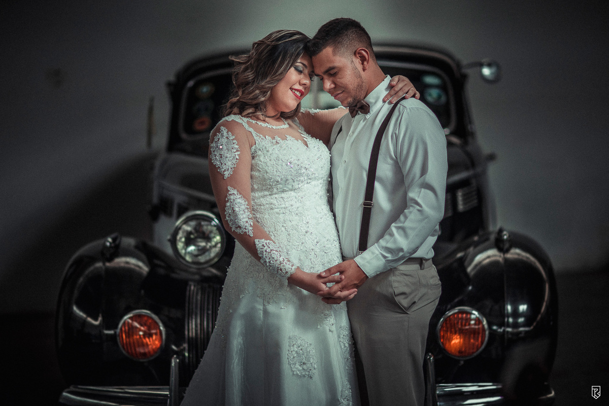 ensaio-retrô-vintage-casal-museu-automovel-fortaleza-ce-ricardo-lima-fotografo-casamento