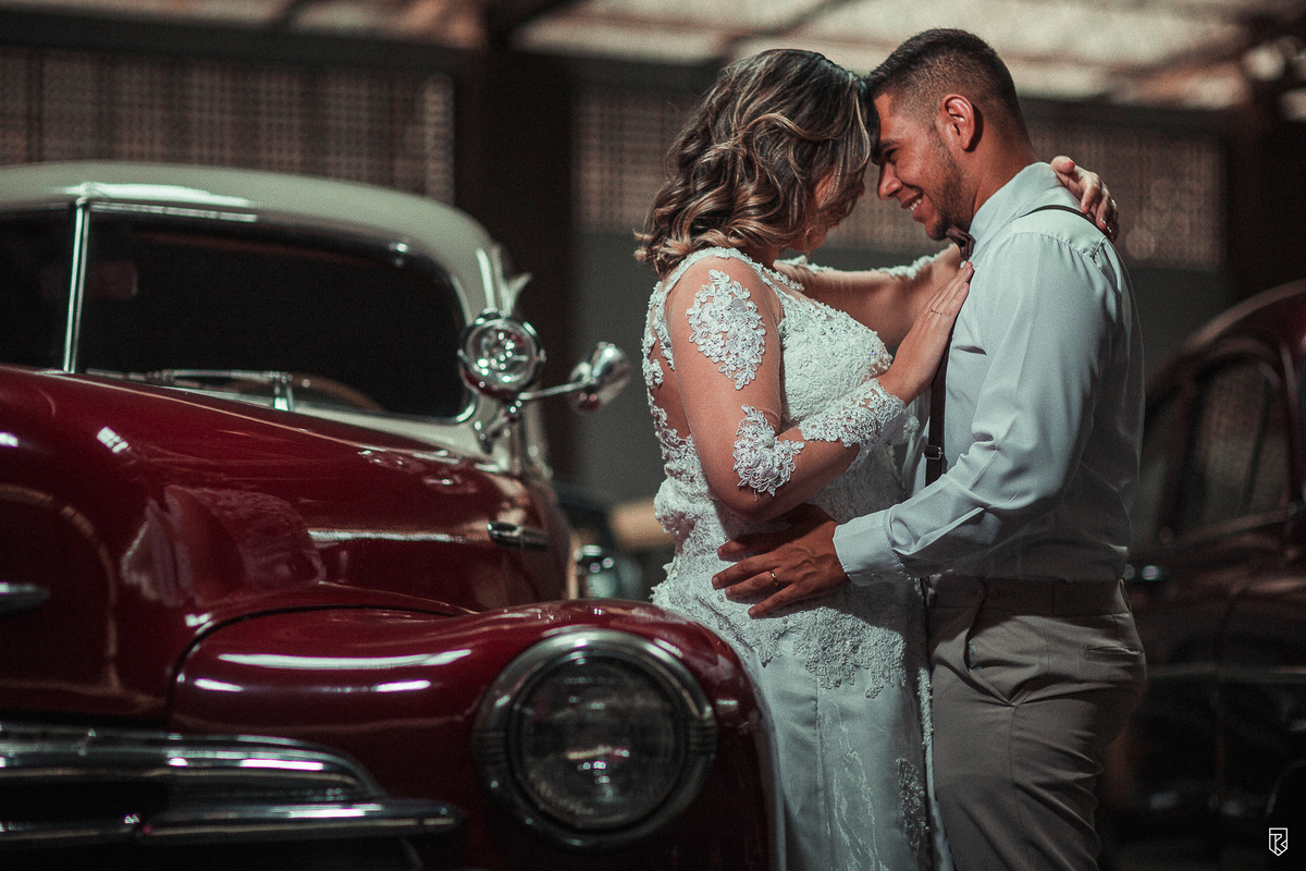 ensaio-retrô-vintage-casal-museu-automovel-fortaleza-ce-ricardo-lima-fotografo-casamento