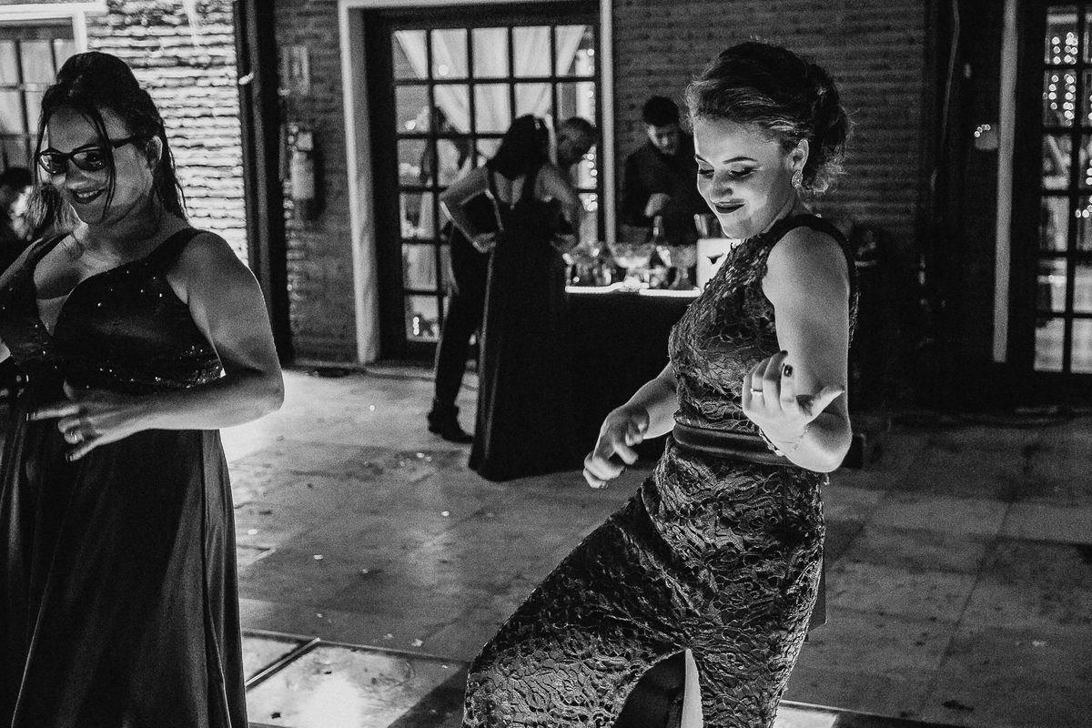 wedding-casamento-noivos-noivas-cerimonialista-bolo-vestido-noiva-emoção-daminhas-pajens-ta-bonito-fotografia-casal