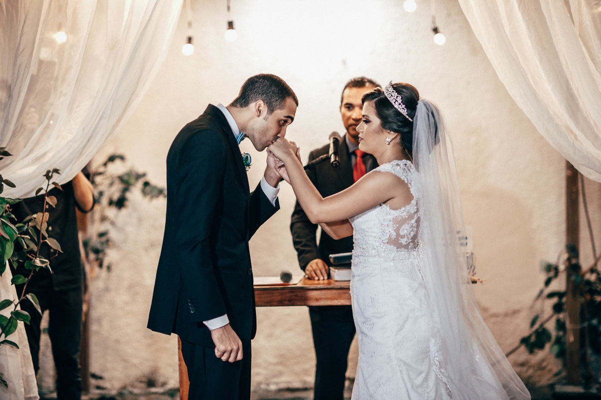 wedding-noiva-casamento-noivo-making-of-grande-dia-união-celebração-vestido-de-noiva-terno-bolo-buffet-igreja-cerimonia-recepção-fotografo-de-casament-fortaleza-ceara