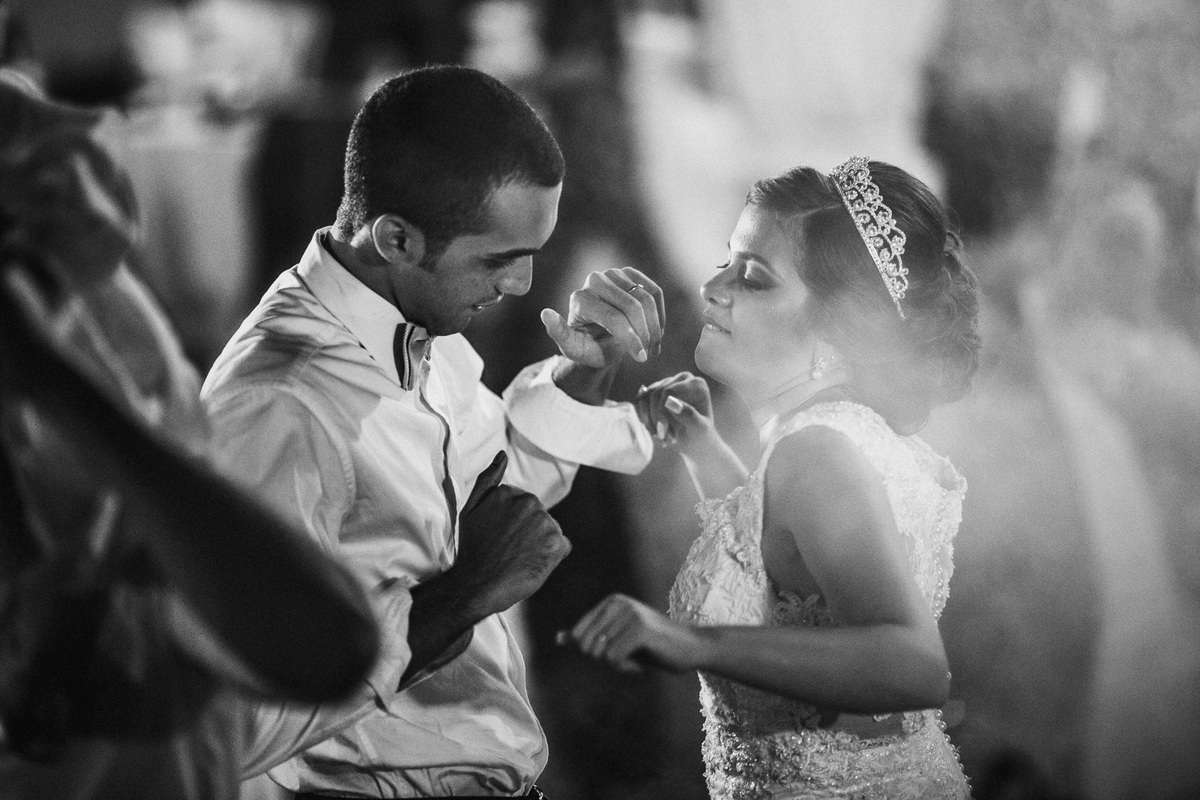 wedding-noiva-casamento-noivo-making-of-grande-dia-união-celebração-vestido-de-noiva-terno-bolo-buffet-igreja-cerimonia-recepção-fotografo-de-casament-fortaleza-ceara