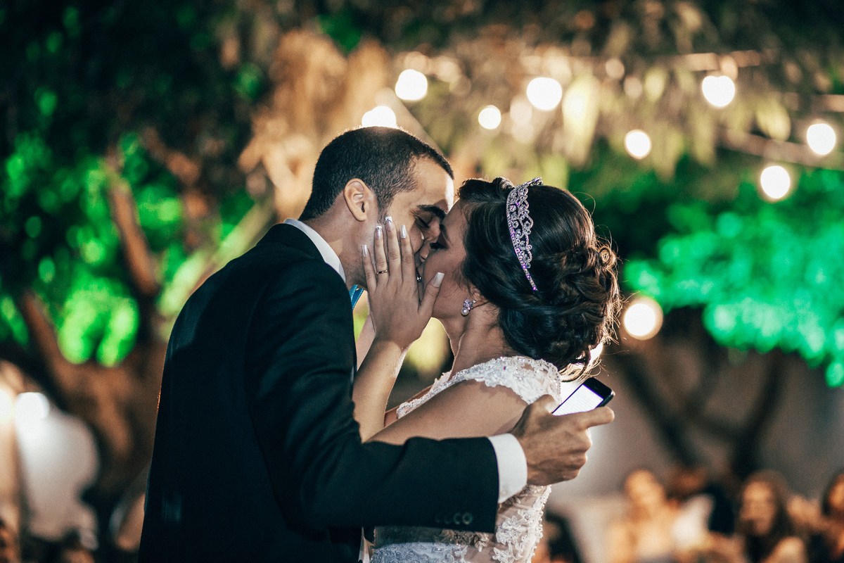 wedding-noiva-casamento-noivo-making-of-grande-dia-união-celebração-vestido-de-noiva-terno-bolo-buffet-igreja-cerimonia-recepção-fotografo-de-casament-fortaleza-ceara