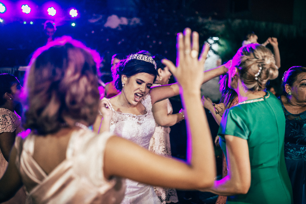 wedding-noiva-casamento-noivo-making-of-grande-dia-união-celebração-vestido-de-noiva-terno-bolo-buffet-igreja-cerimonia-recepção-fotografo-de-casament-fortaleza-ceara