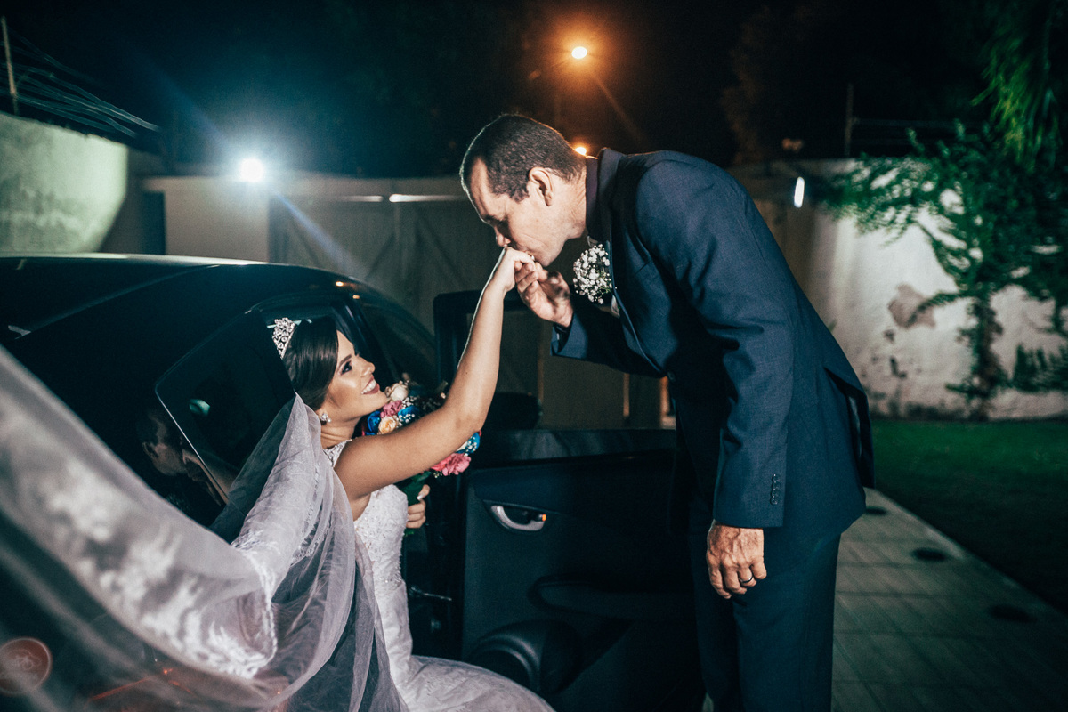 wedding-noiva-casamento-noivo-making-of-grande-dia-união-celebração-vestido-de-noiva-terno-bolo-buffet-igreja-cerimonia-recepção-fotografo-de-casament-fortaleza-ceara