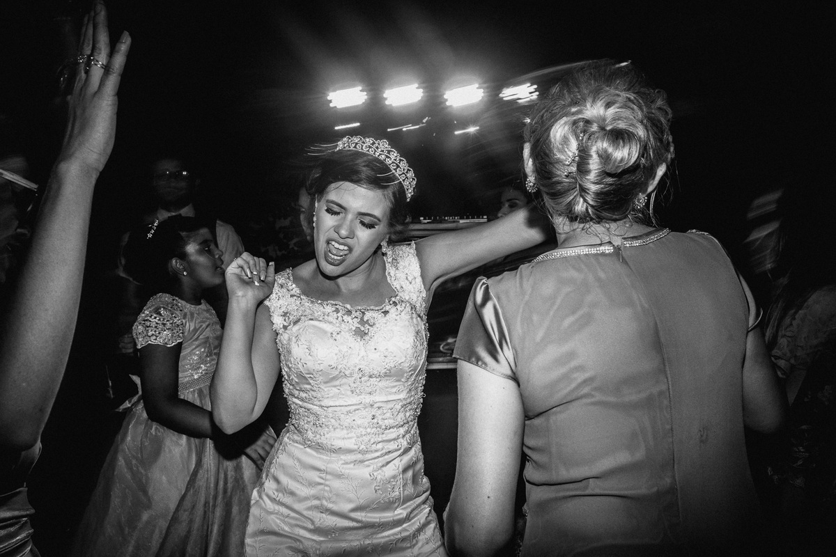 wedding-noiva-casamento-noivo-making-of-grande-dia-união-celebração-vestido-de-noiva-terno-bolo-buffet-igreja-cerimonia-recepção-fotografo-de-casament-fortaleza-ceara