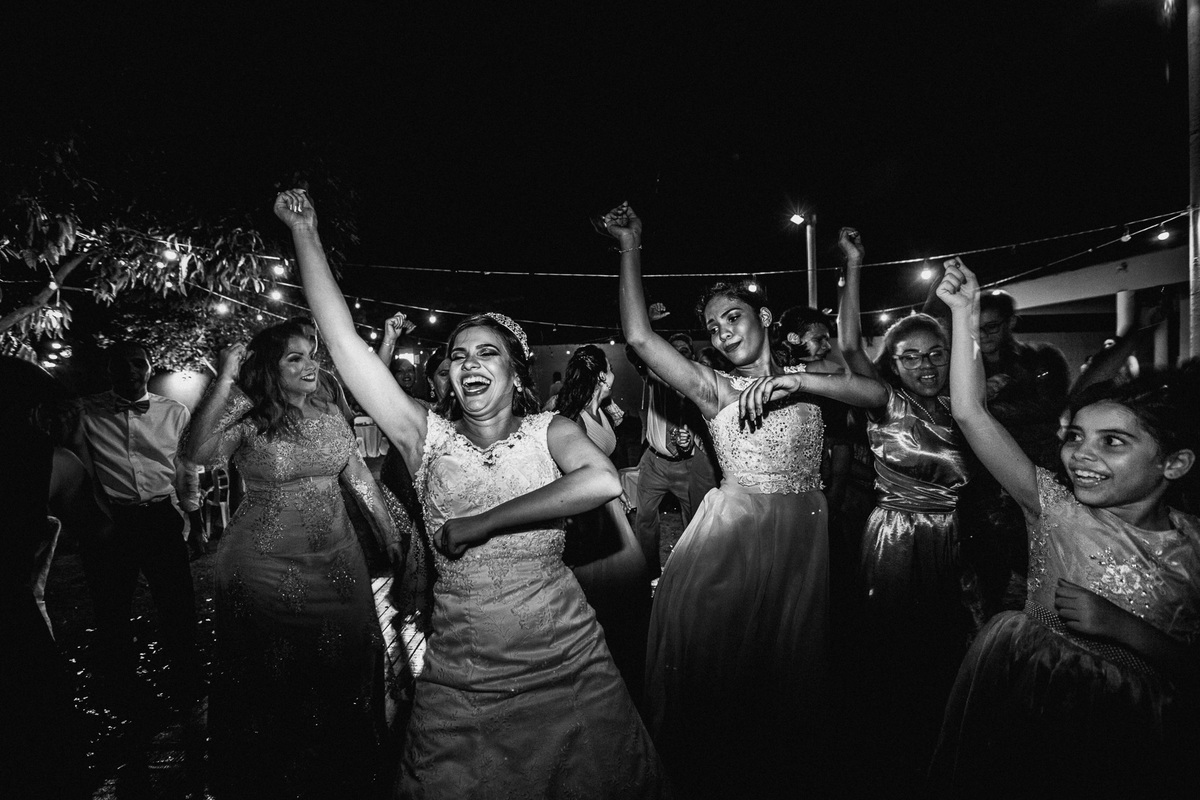 wedding-noiva-casamento-noivo-making-of-grande-dia-união-celebração-vestido-de-noiva-terno-bolo-buffet-igreja-cerimonia-recepção-fotografo-de-casament-fortaleza-ceara