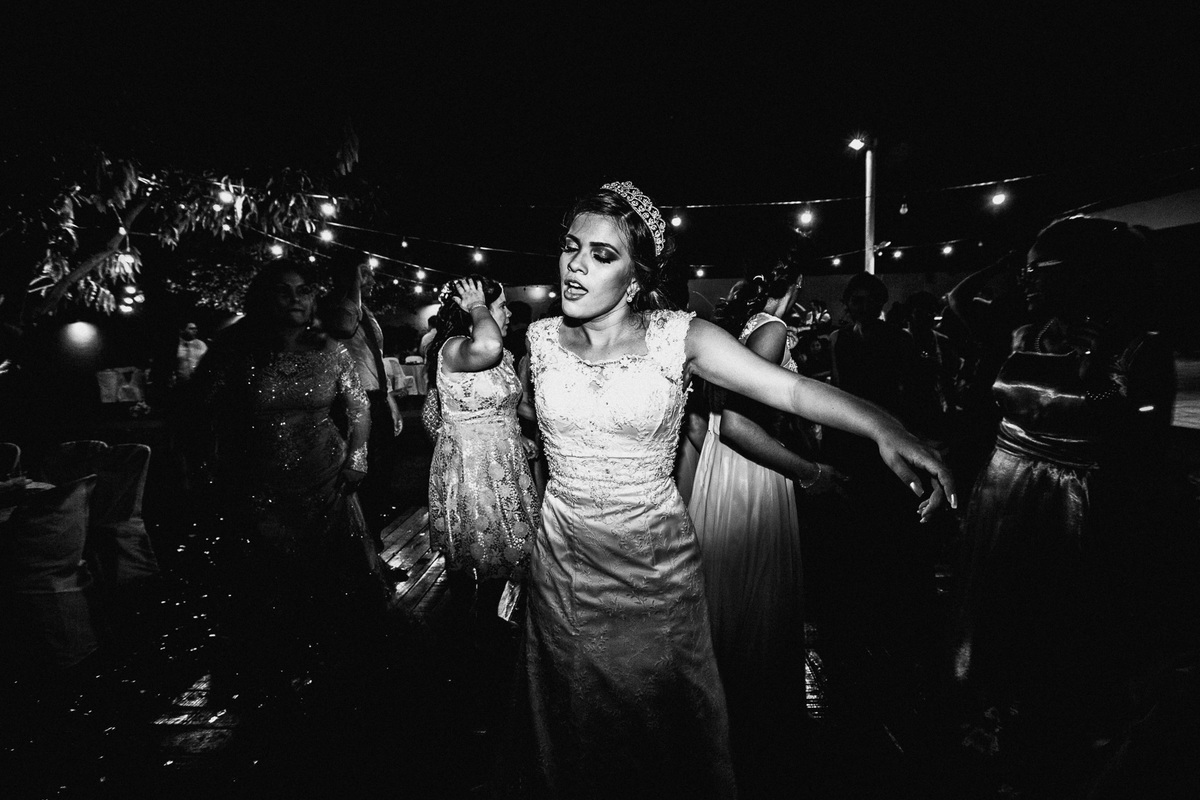 wedding-noiva-casamento-noivo-making-of-grande-dia-união-celebração-vestido-de-noiva-terno-bolo-buffet-igreja-cerimonia-recepção-fotografo-de-casament-fortaleza-ceara