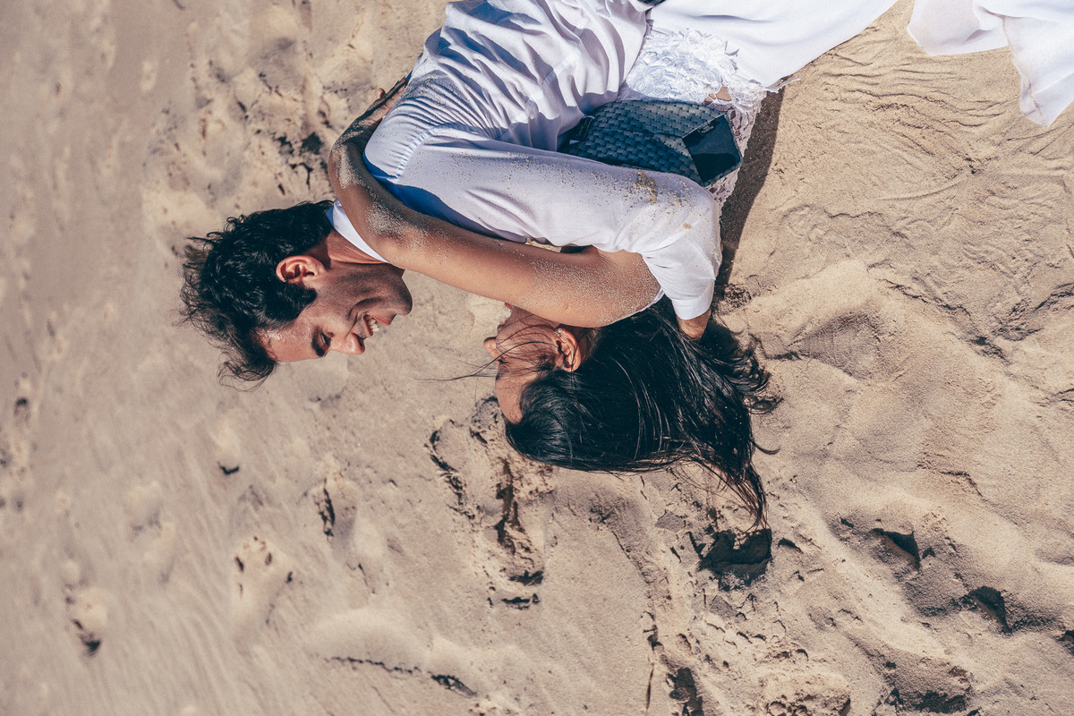 ensaio-pre-wedding-book-casal-pós-casamento-sessão-fotografica-praia-cofeco-fortaleza-caucaia-trash-the-drass-ricardo-lima-fotografia