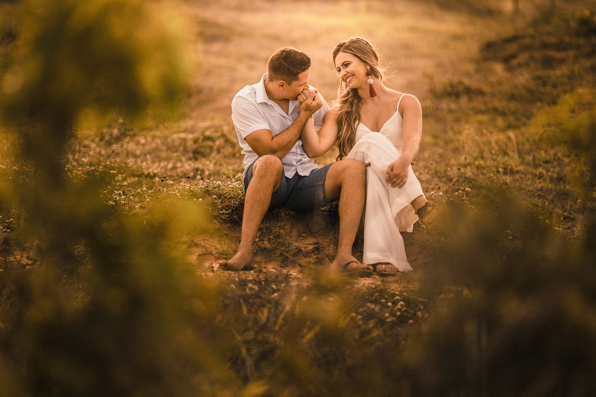 ensaio-pré-wedding-praia-morro-branco-iguape-ceará-amor-por-do-sol-book-fotografia-casal-casamento-noivos