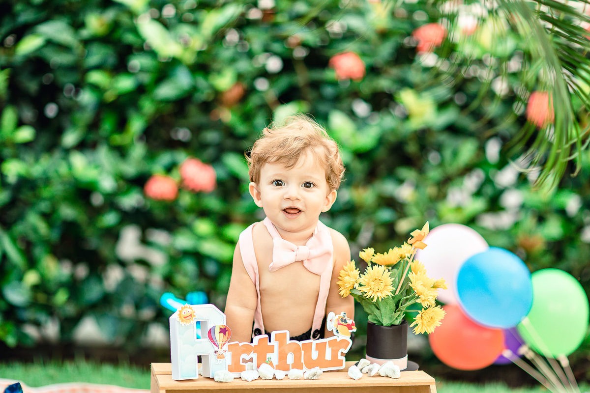 ensaio-smash-the-cake-mundo-bita-cores-piquinic-criança-fotografia-bolo-aniversário-1-aninho-diversão-book