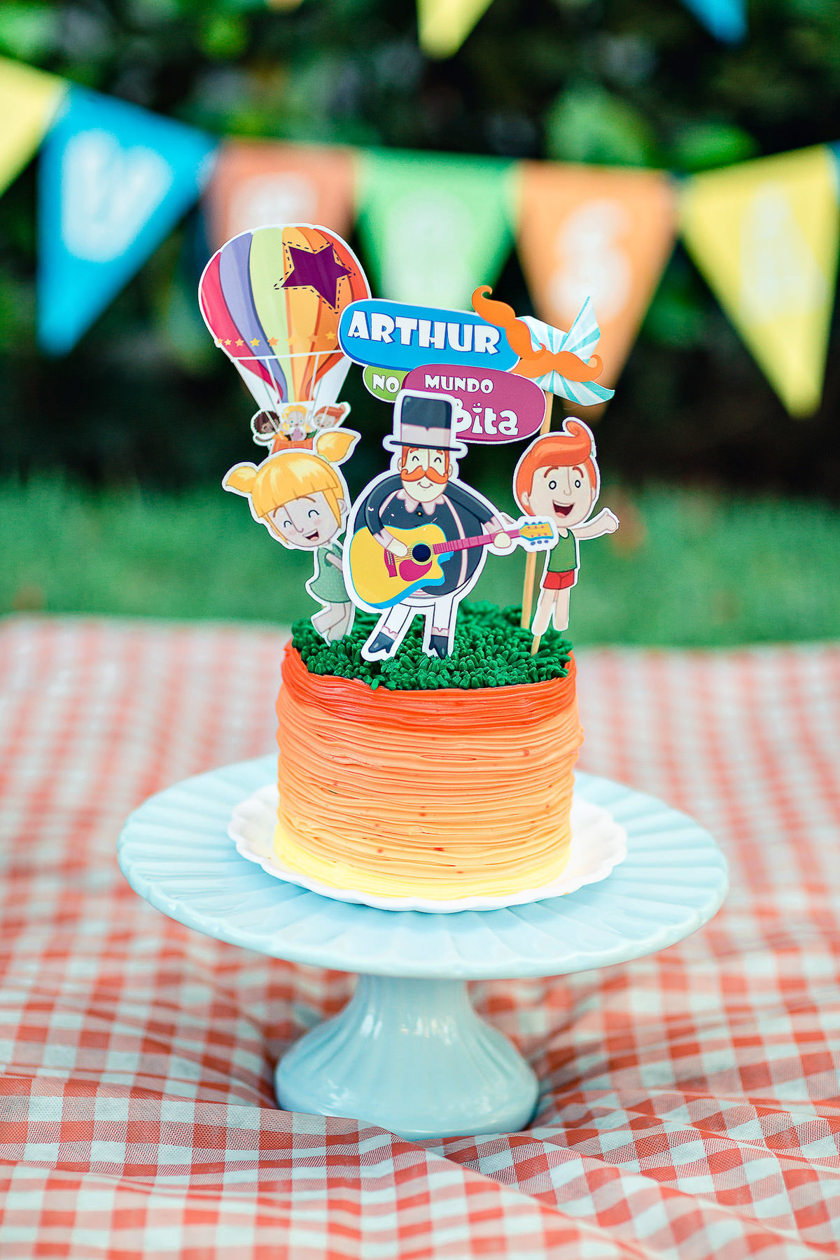 ensaio-smash-the-cake-mundo-bita-cores-piquinic-criança-fotografia-bolo-aniversário-1-aninho-diversão-book