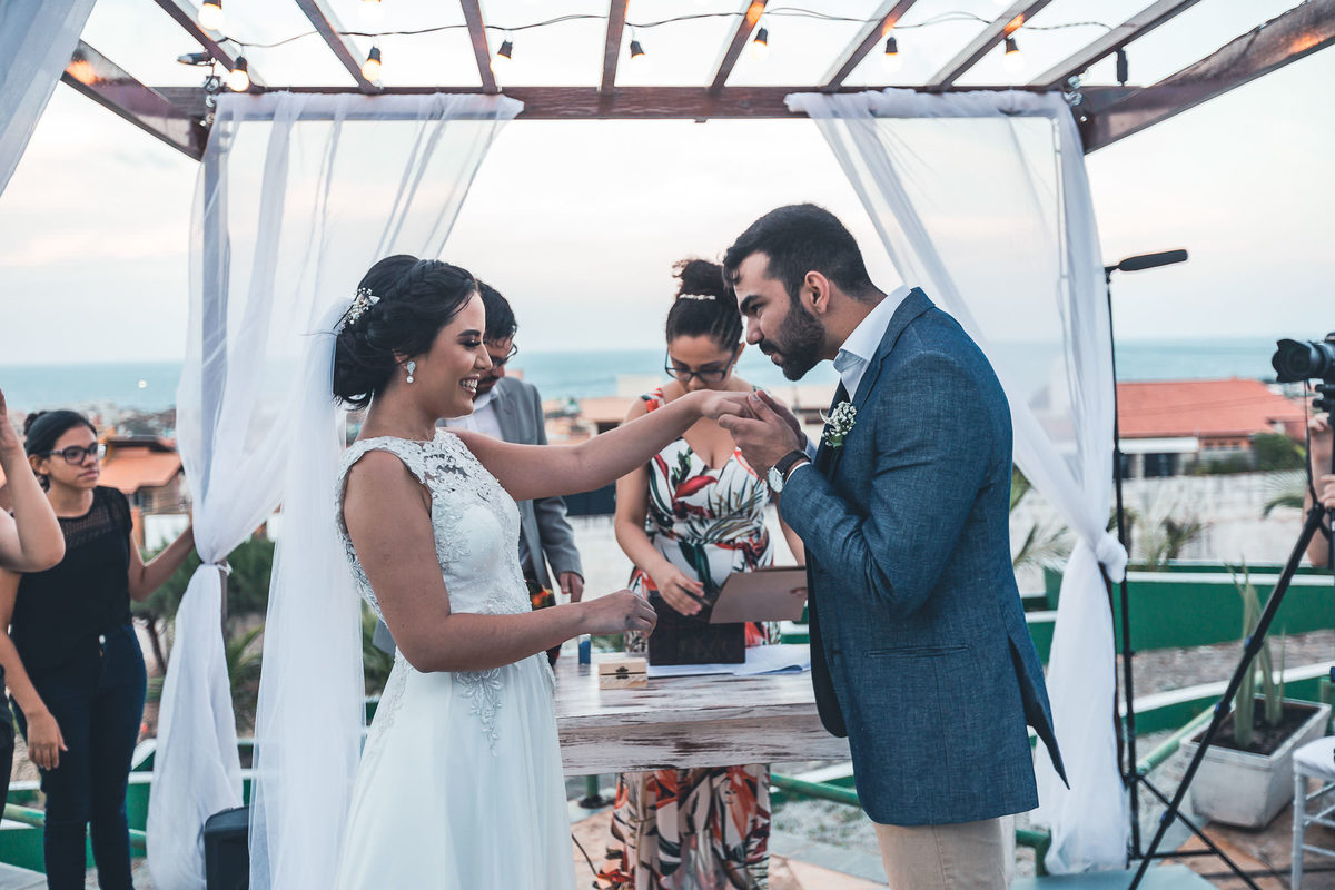 casamento-praia-wedding-making-of-noiva-recepção-vestido-bolo-cerimônia-padrinhos-fotografia-icarai