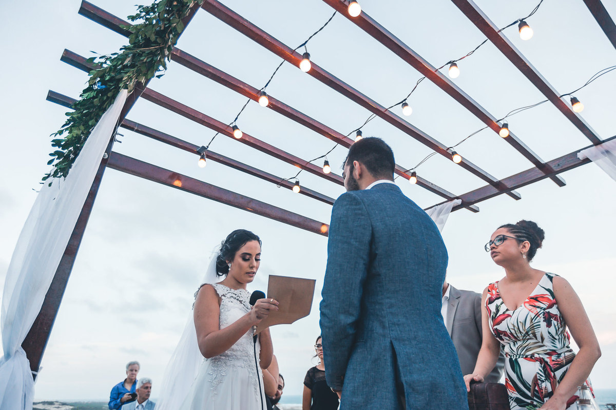 casamento-praia-wedding-making-of-noiva-recepção-vestido-bolo-cerimônia-padrinhos-fotografia-icarai